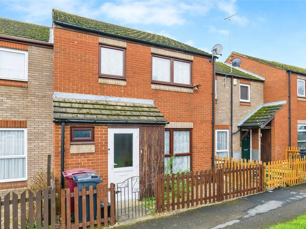3 bed terraced house to rent in Leopold Walk, Reading, Berkshire RG1, £1,750 pcm Zoopla