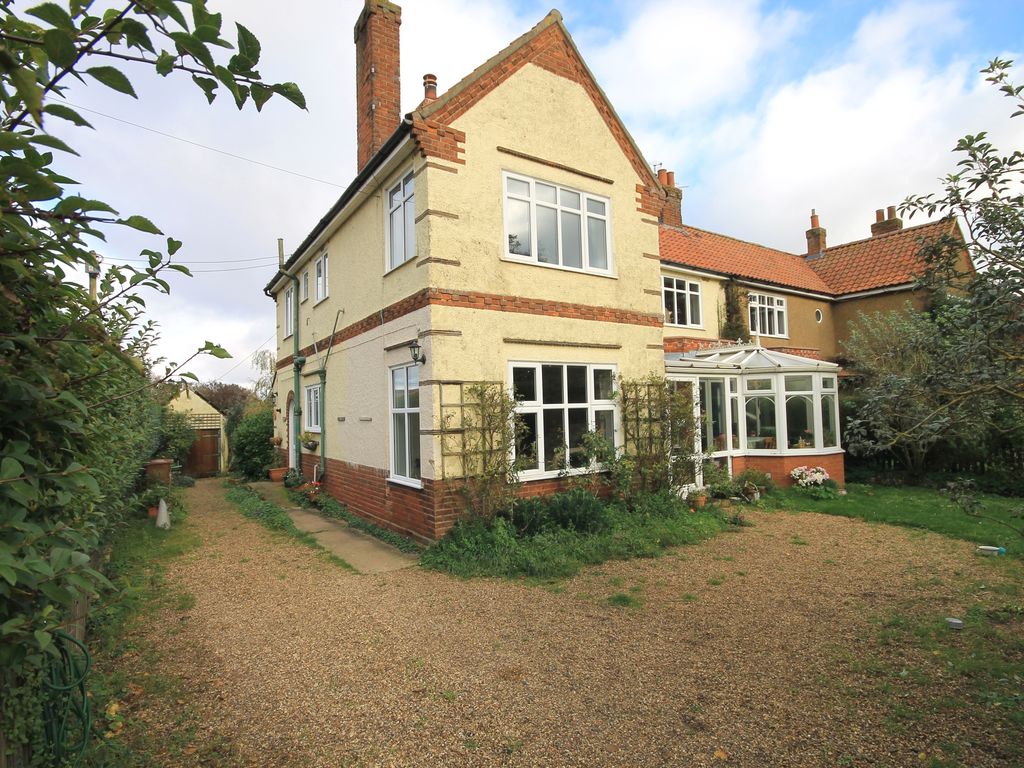 3 bed semidetached house for sale in Warham Road, WellsNextTheSea