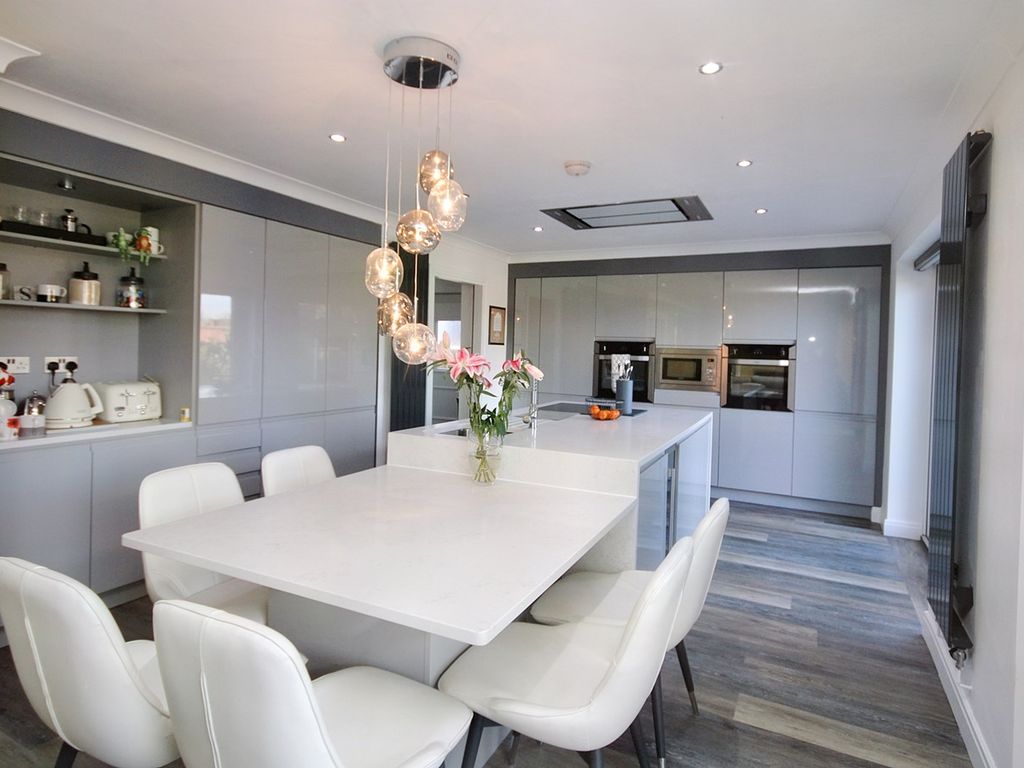 3 bed detached bungalow for sale in Norbreck Close, Great Sankey