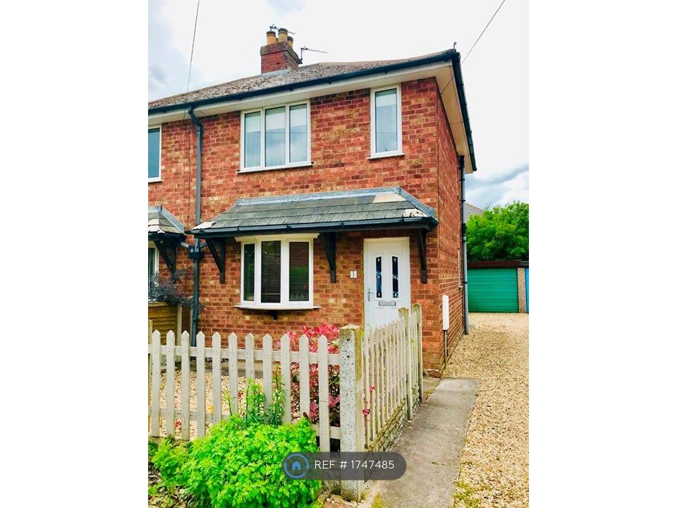 2 bed semidetached house to rent in Queensfield, Gainsborough DN21