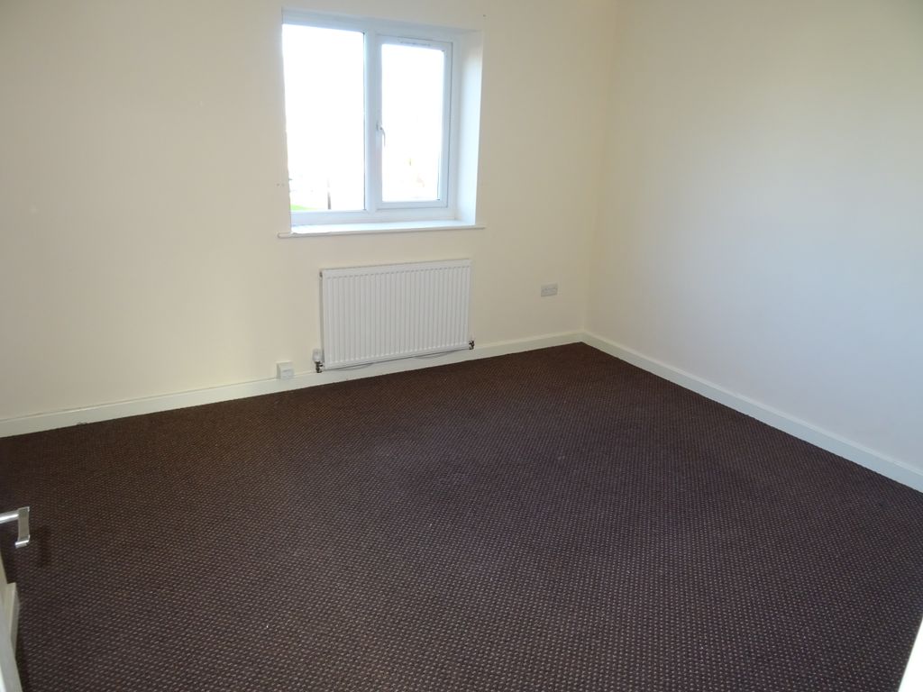 2 bed terraced house to rent in Split Crow Road, Gateshead NE10, £695