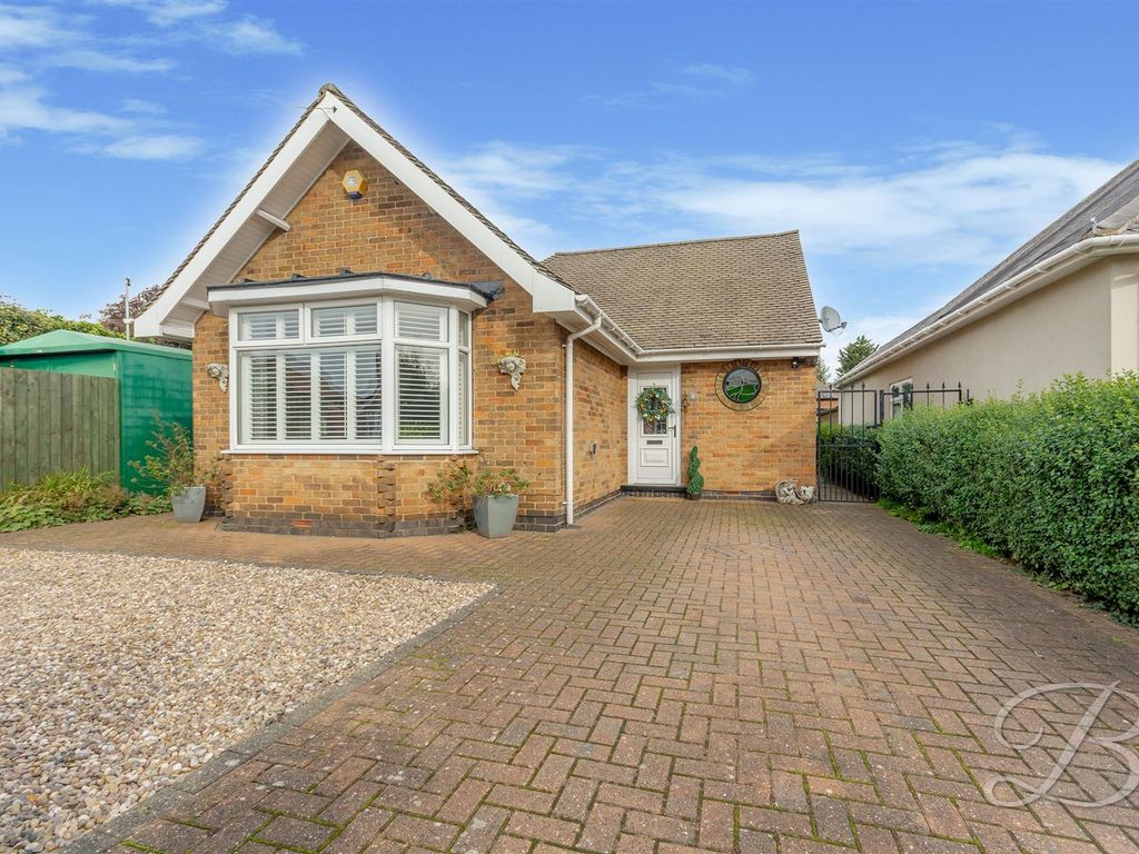 2 bed detached bungalow for sale in Wilson Avenue, KirkbyInAshfield