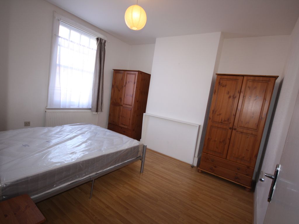 1 bed flat to rent in Beatrice Avenue, Norbury, London SW16, £1,250 pcm