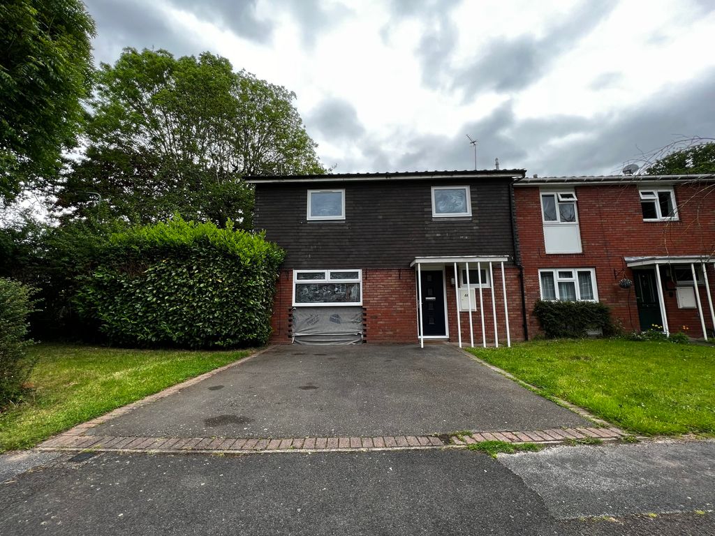 4 bed semidetached house to rent in Fareham Crescent, Merry Hill, Wolverhampton WV4 Zoopla