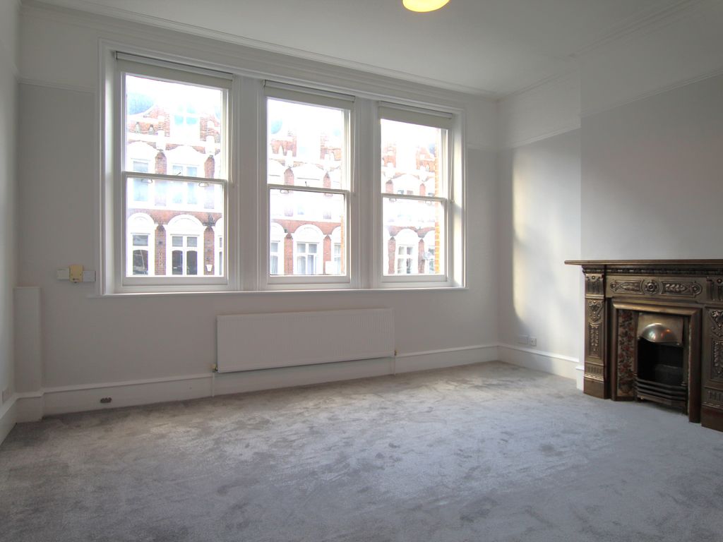 2 bed flat to rent in Broadway Parade, (Ms040), Hornsey N8, £1,750 pcm