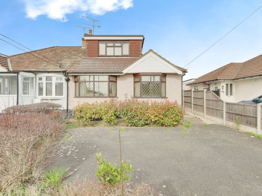3 bed chalet for sale in Clifton Avenue, Benfleet SS7, £325,000 Zoopla