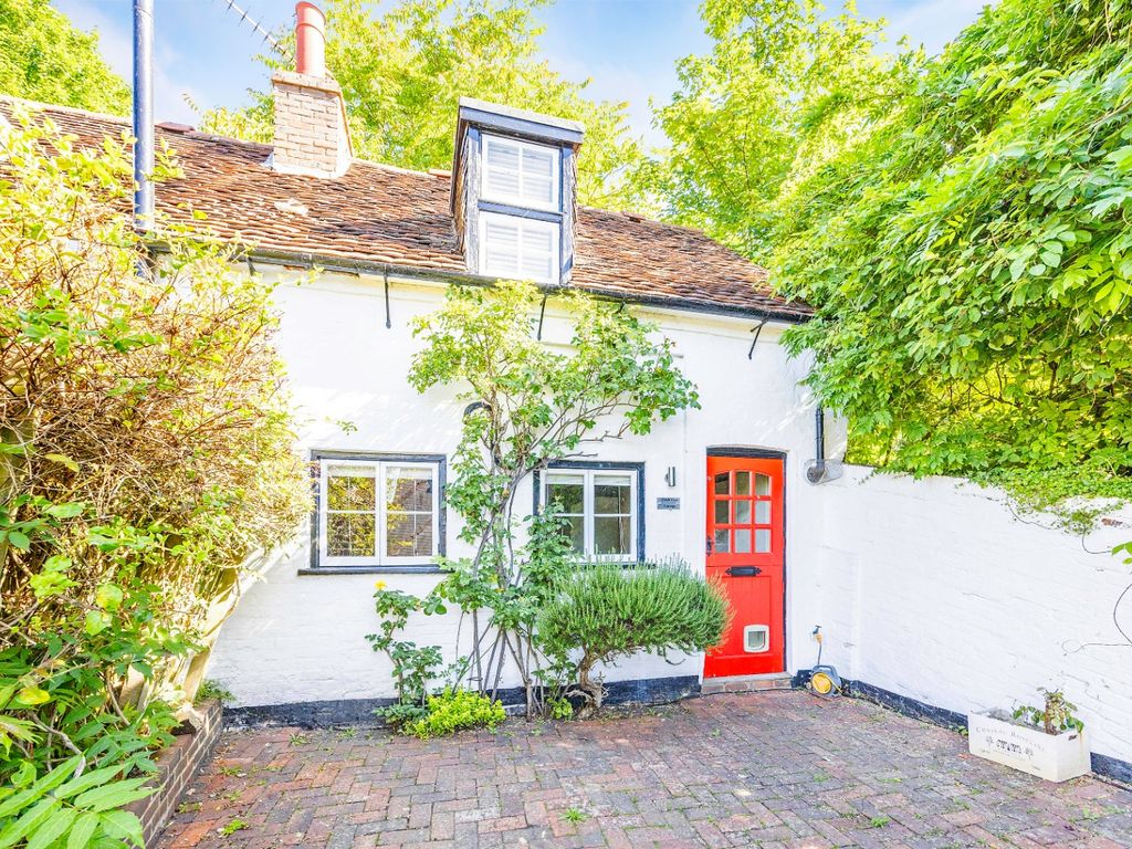 1 bed semidetached house for sale in High Street, Reigate, Surrey RH2 Zoopla