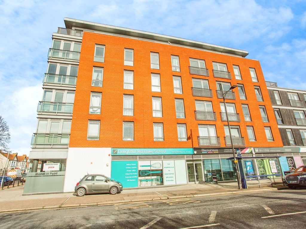 2 bed flat for sale in Southchurch Road, SouthendOnSea, Essex SS1, £