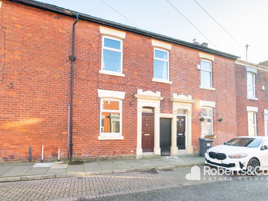 3 bed terraced house for sale in Elgin Street, Preston PR1, £125,000