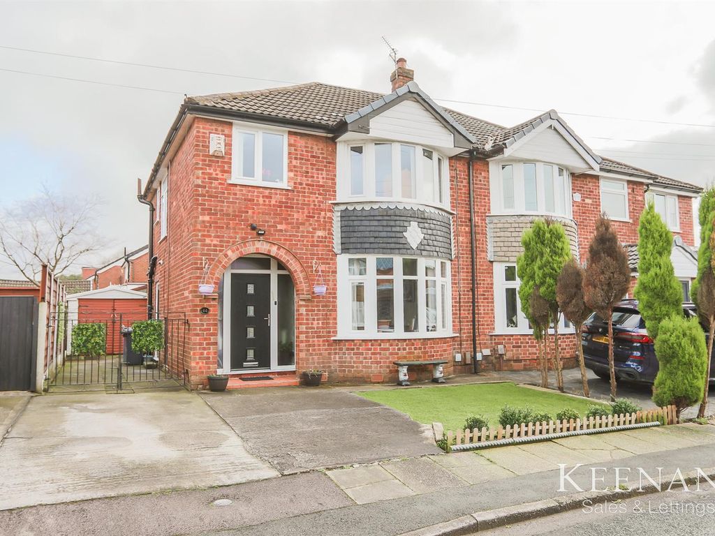 3 bed semidetached house for sale in Leyton Drive, Bury BL9, £325,000