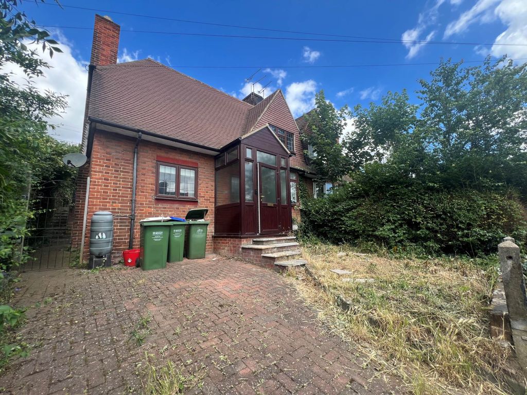 3 bed property for sale in Park Gardens, Erith DA8, £379,995 Zoopla