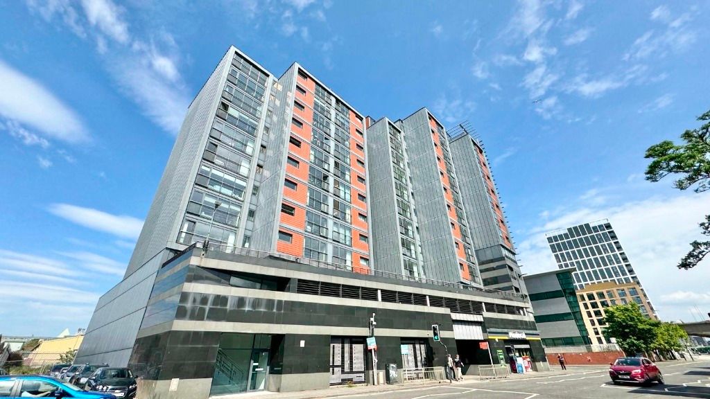 2 bed flat to rent in Lancefield Quay, Finnieston, Glasgow G3, £1,450