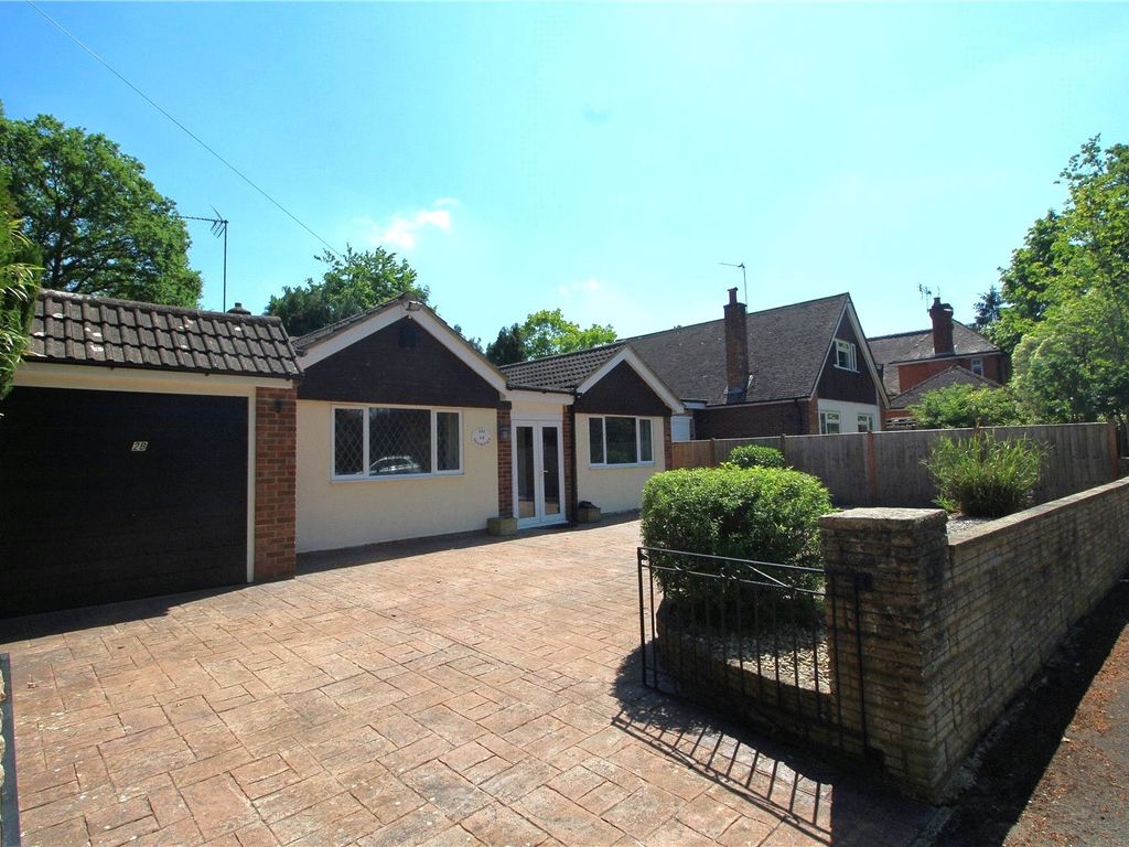 4 bed bungalow for sale in Kenilworth Road, Fleet, Hampshire GU51, £