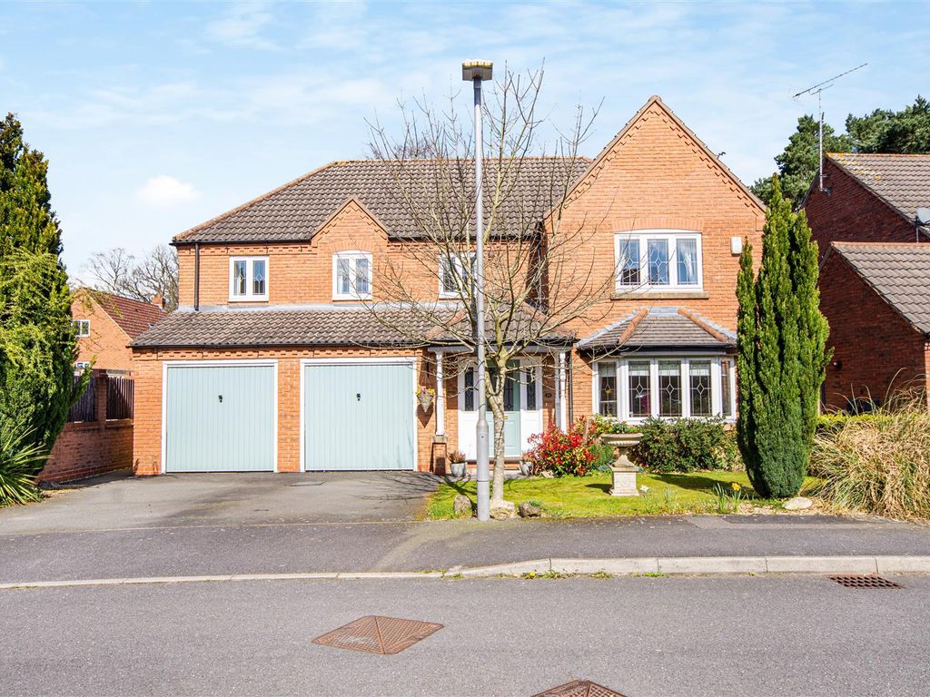 5 bed detached house for sale in Poplars Way, Harlow Wood, Mansfield