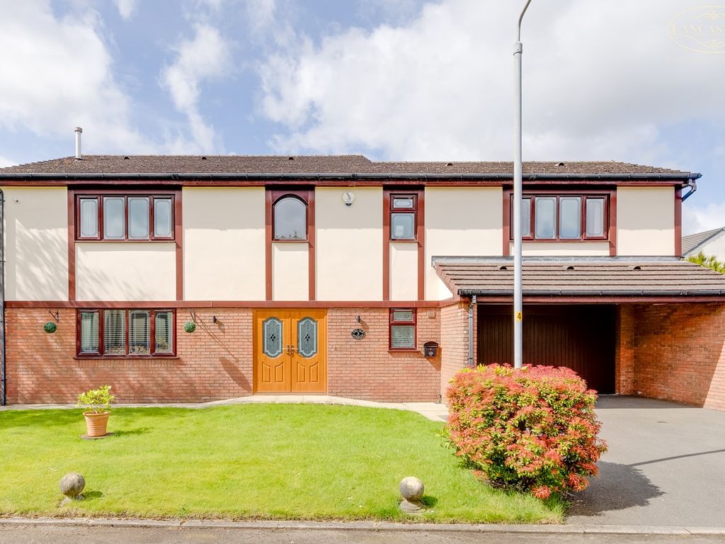 4 bed detached house for sale in Meadowbrook Close, Lostock, Bolton BL6