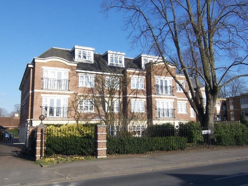 2 bed flat to rent in Alexandra Road, Epsom KT17 Zoopla