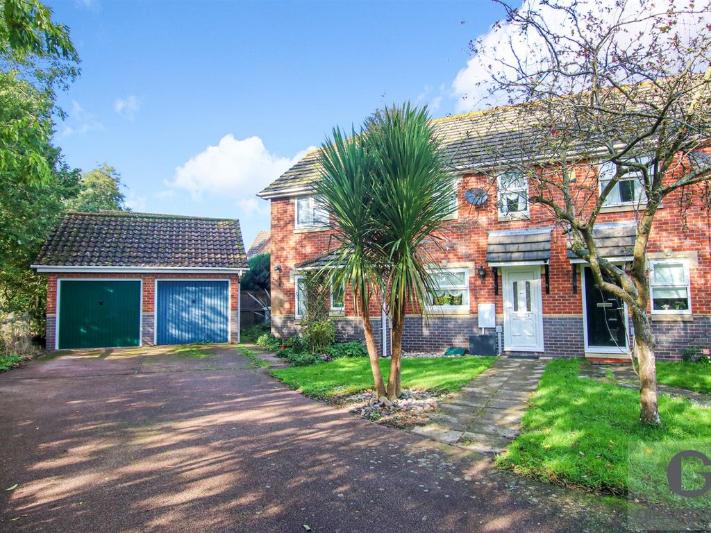 2 bed terraced house for sale in Parliament Court, Thorpe St. Andrew