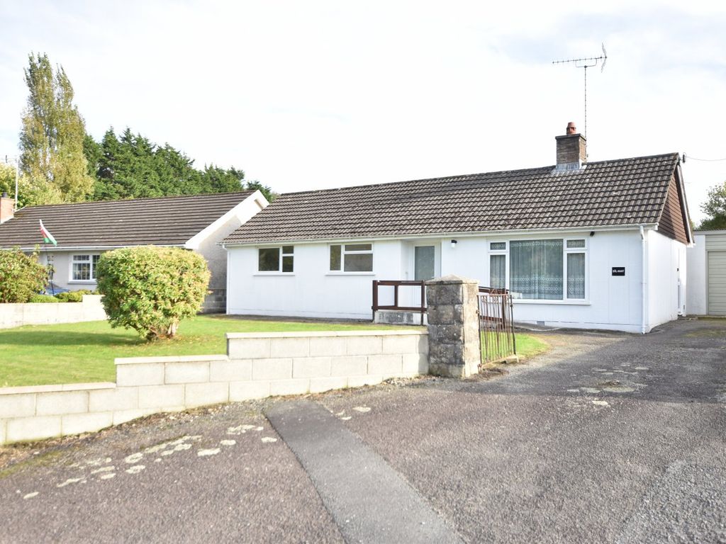 4 bed bungalow for sale in Pontgarreg, Llandysul SA44, £155,000 Zoopla