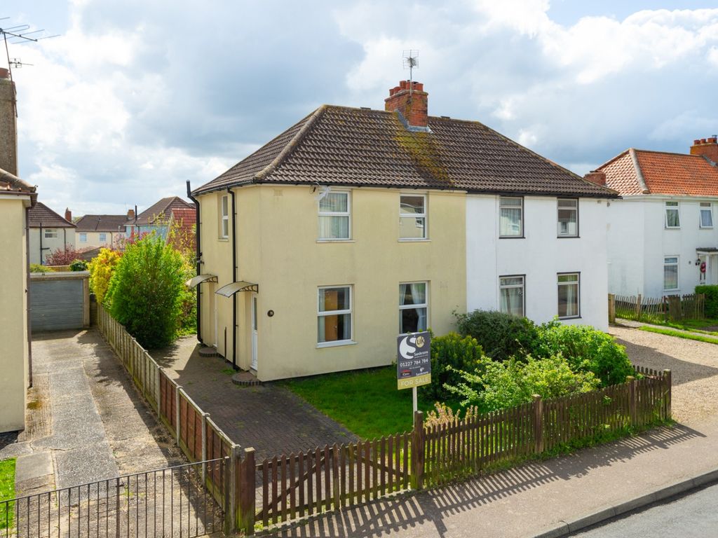 3 bed semidetached house for sale in Kings Road, Aylesham, Canterbury