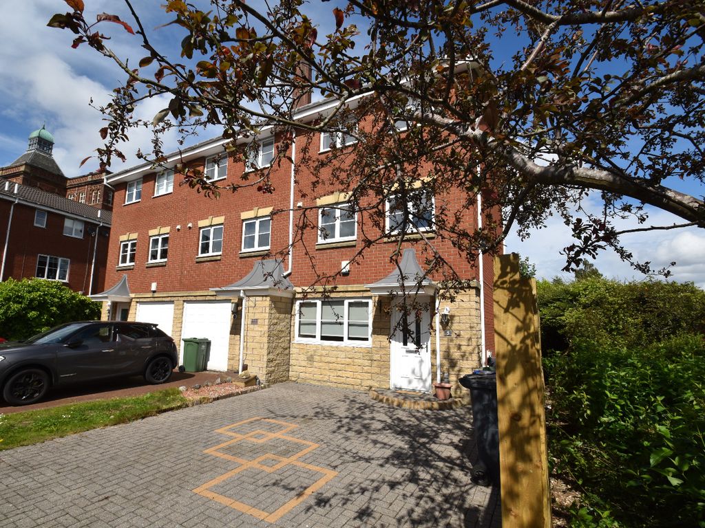 4 bed end terrace house for sale in Raeburn Avenue, Paisley, Renfrewshire PA1, £185,000 Zoopla