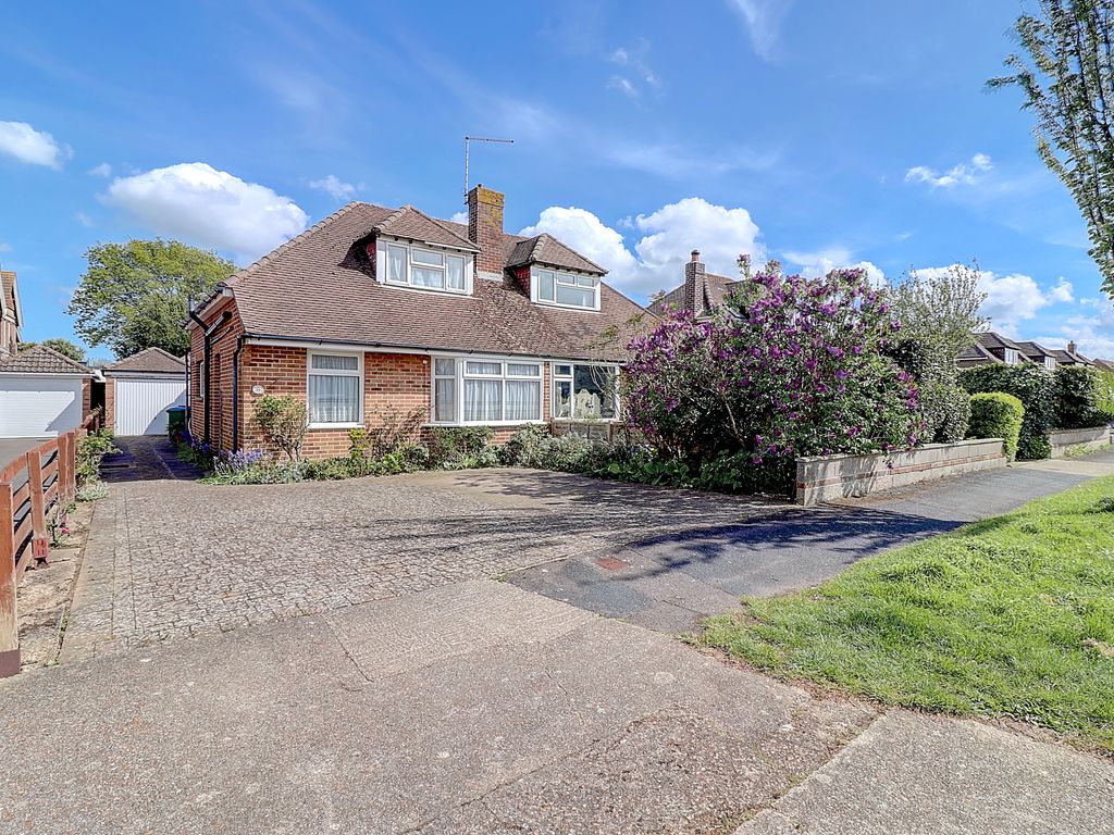 3 bed semidetached bungalow for sale in Martin Avenue, Stubbington