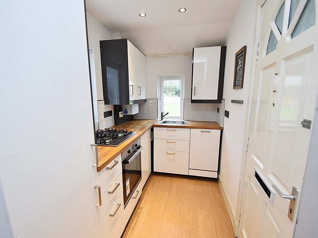 2 bed flat for sale in Mid Street, Bathgate, West Lothian EH48, £69,000