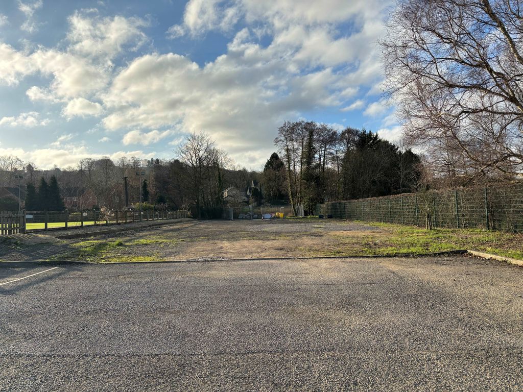 Industrial to let in Golden Jubilee Way, Stroud, Glos GL5, £15,000 pa