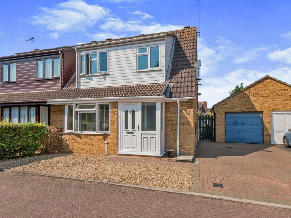 3 bed semidetached house for sale in Lavington Grange, Peterborough