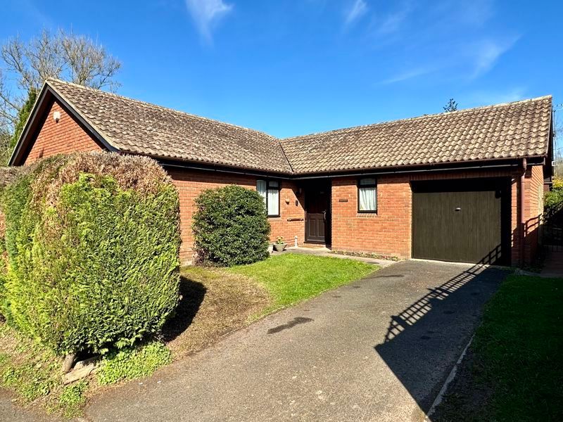 3 bed detached bungalow for sale in Priorsfield, Ewyas Harold, Hereford