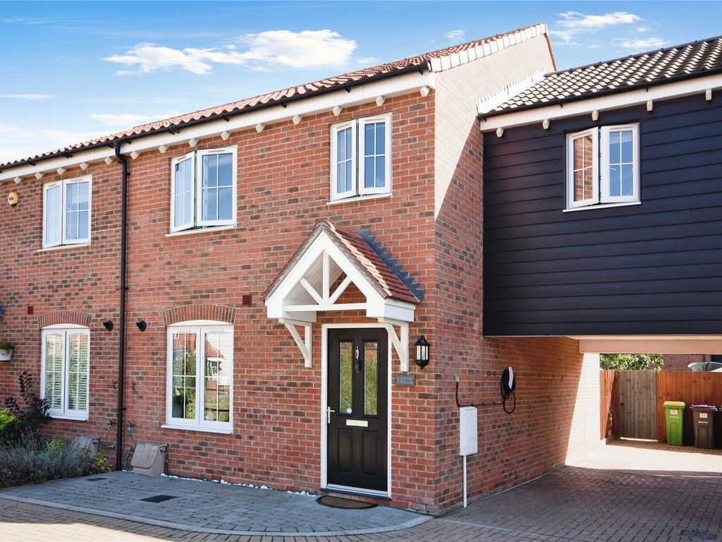 4 bed end terrace house for sale in Brick Road, Great Wakering