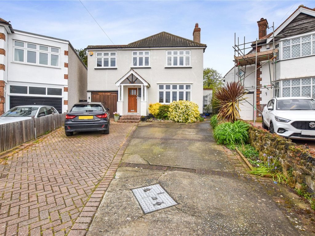 4 bed detached house for sale in Oaklands Close, Bexleyheath, Kent DA6