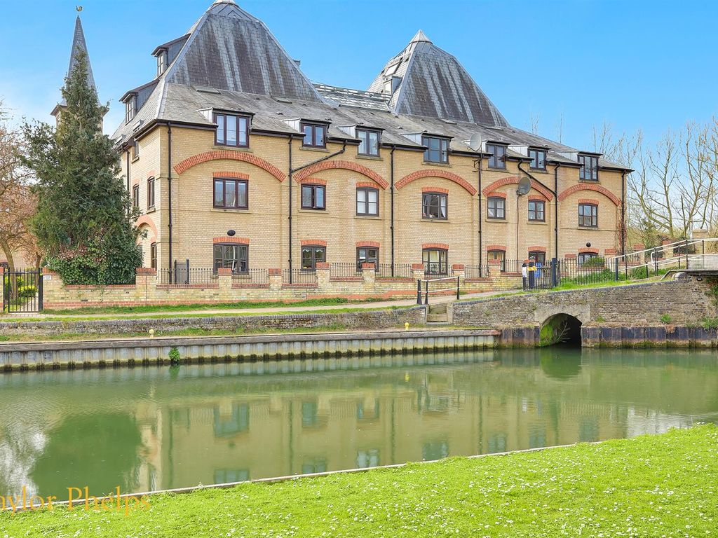 Studio to rent in River Meads, Stanstead Abbotts, Ware SG12 Zoopla