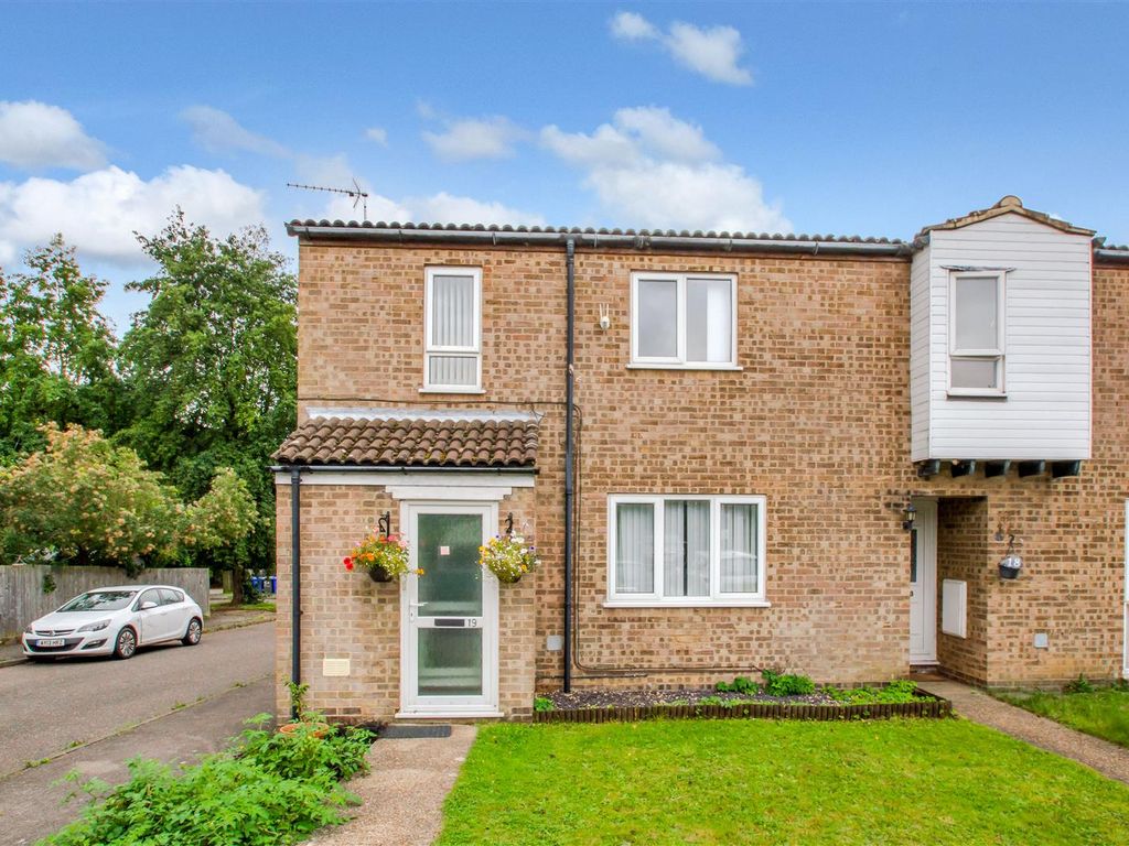 3 bed end terrace house for sale in Pipers Close, Haverhill CB9, £