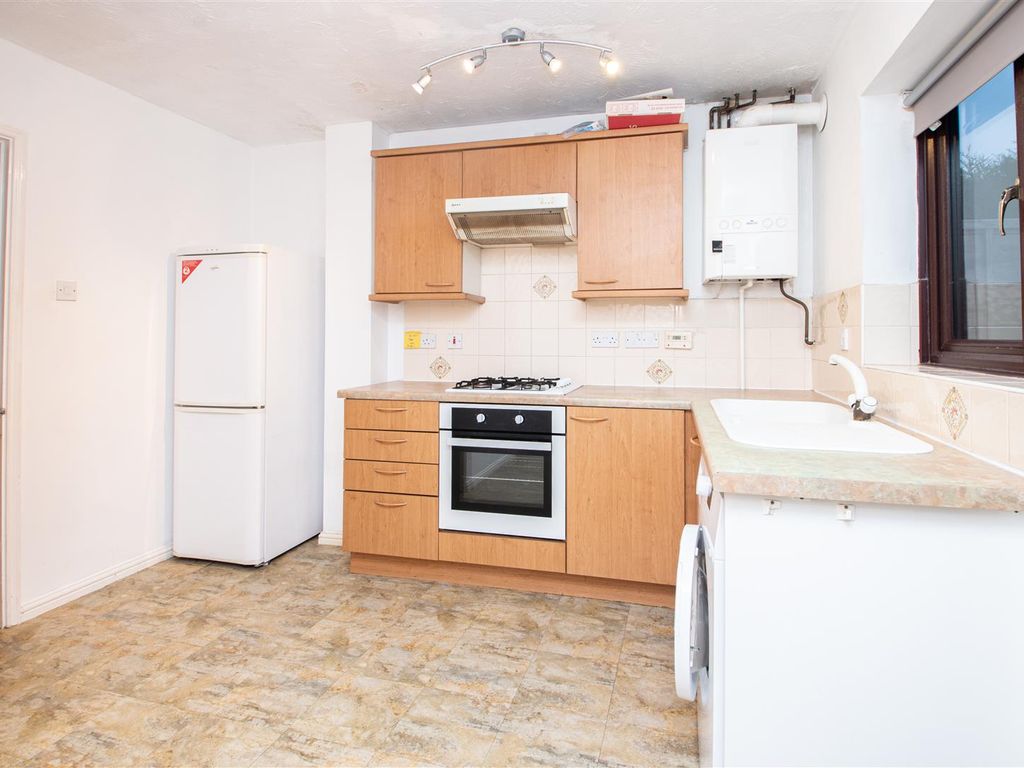 2 bed terraced house to rent in Greystonley, Emerson Valley, Milton