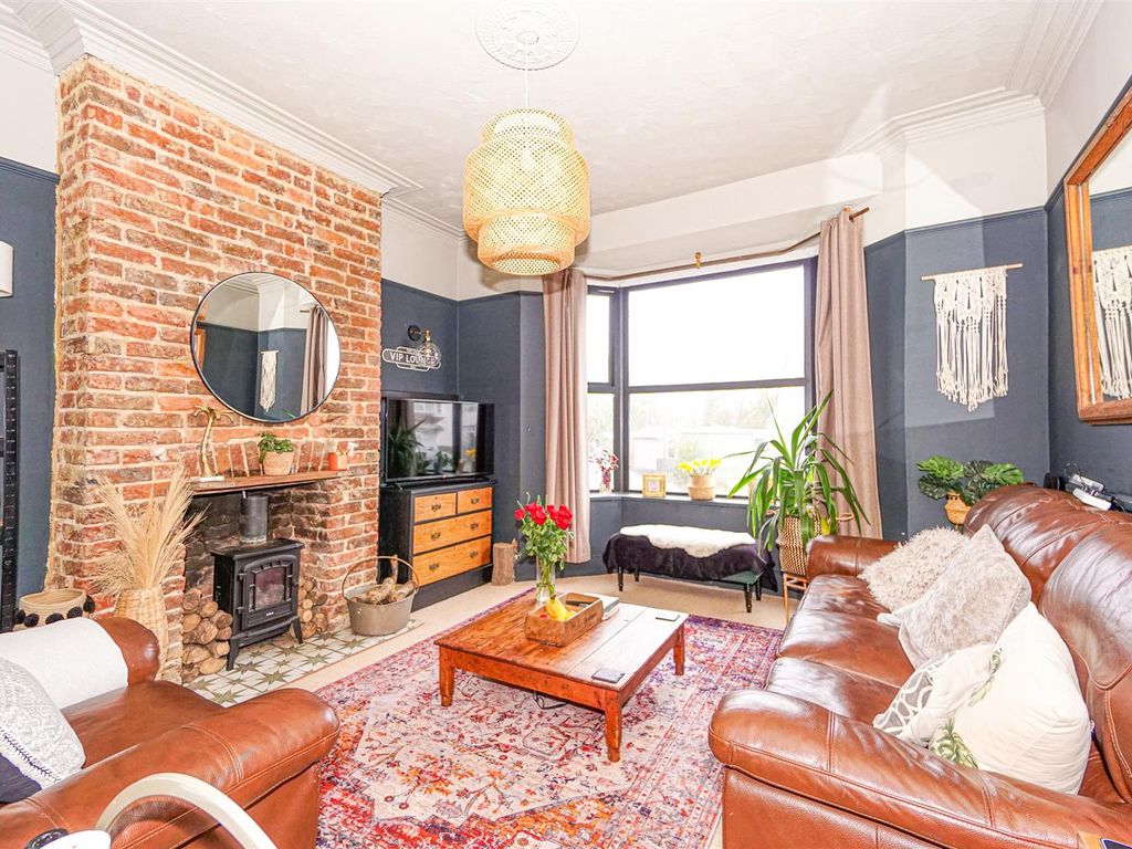 3 bed end terrace house for sale in Bexhill Road, St. LeonardsOnSea TN38, £299,950 Zoopla