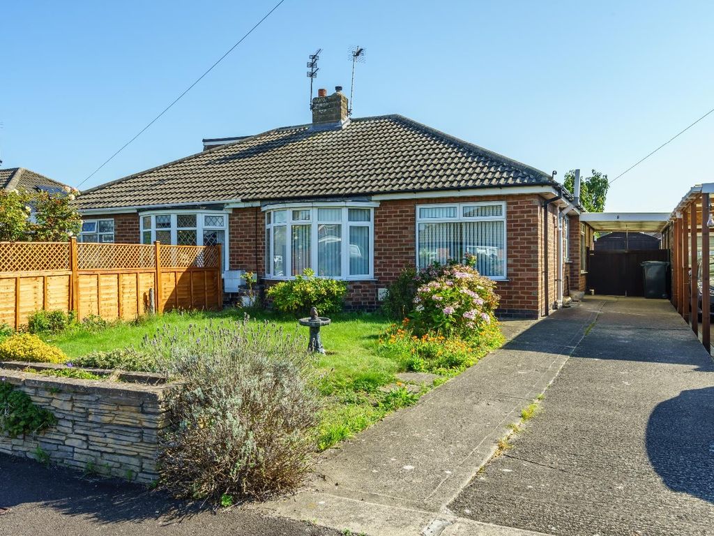 3 bed semidetached bungalow for sale in Gorse Paddock, Huntington