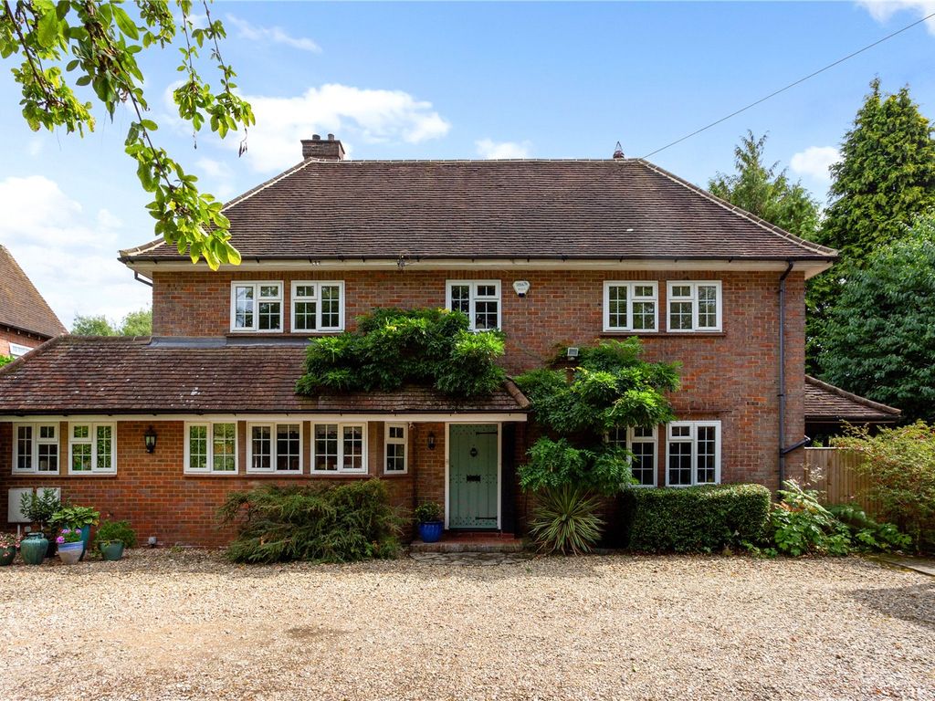 5 bed detached house for sale in Sycamore Road, Amersham