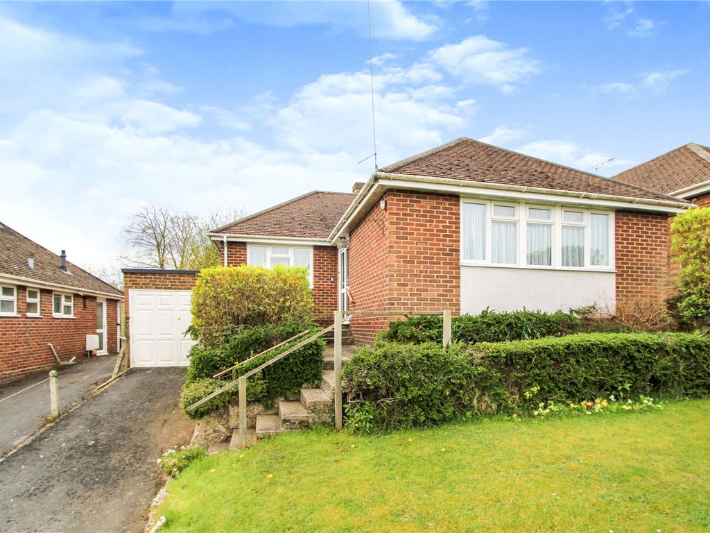 3 bed bungalow for sale in Dale Road, Hythe, Southampton, Hampshire