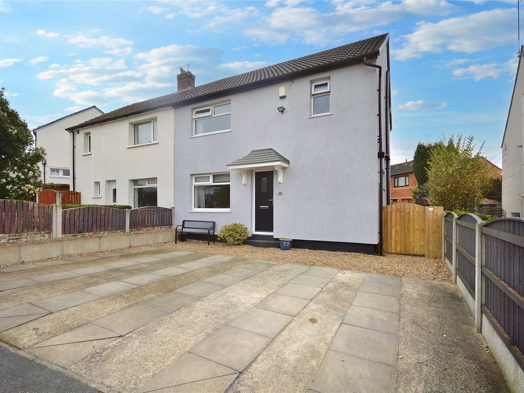 3 bed semidetached house for sale in The Drive, Kippax, Leeds LS25
