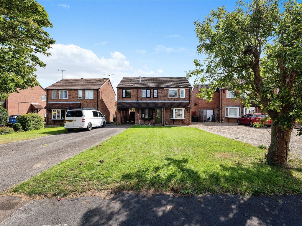 3 bed semidetached house for sale in Sandhurst Crescent, Sleaford