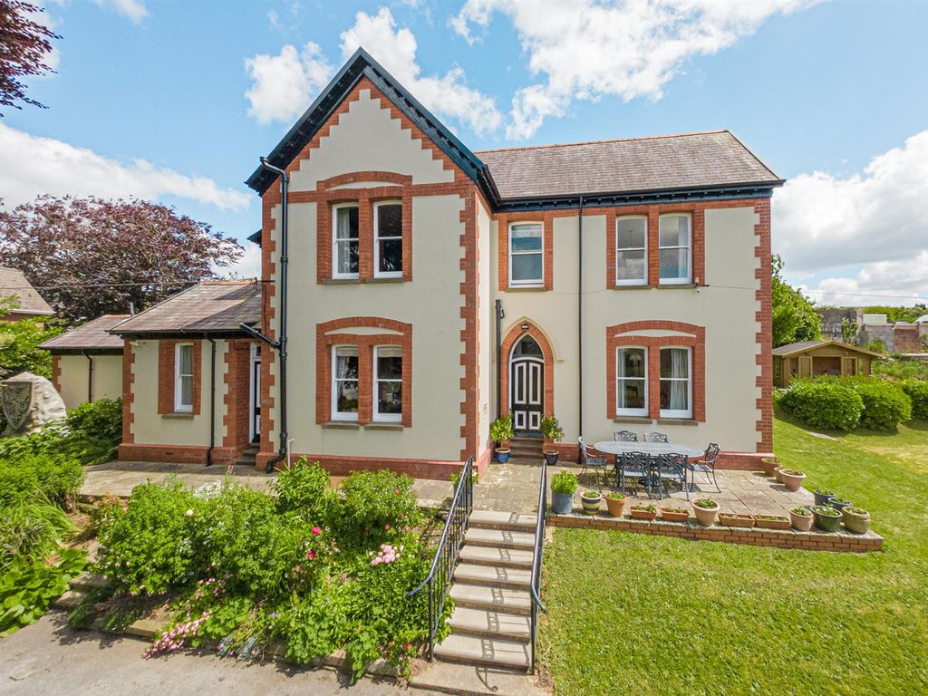 5 bed detached house for sale in Vicarage Lane, Kidwelly SA17, £600,000