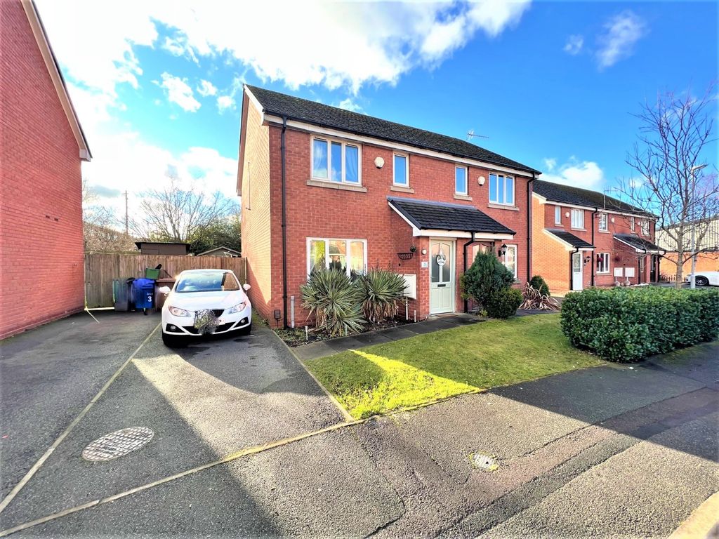 3 bed semidetached house for sale in Stretton Close, StokeOnTrent