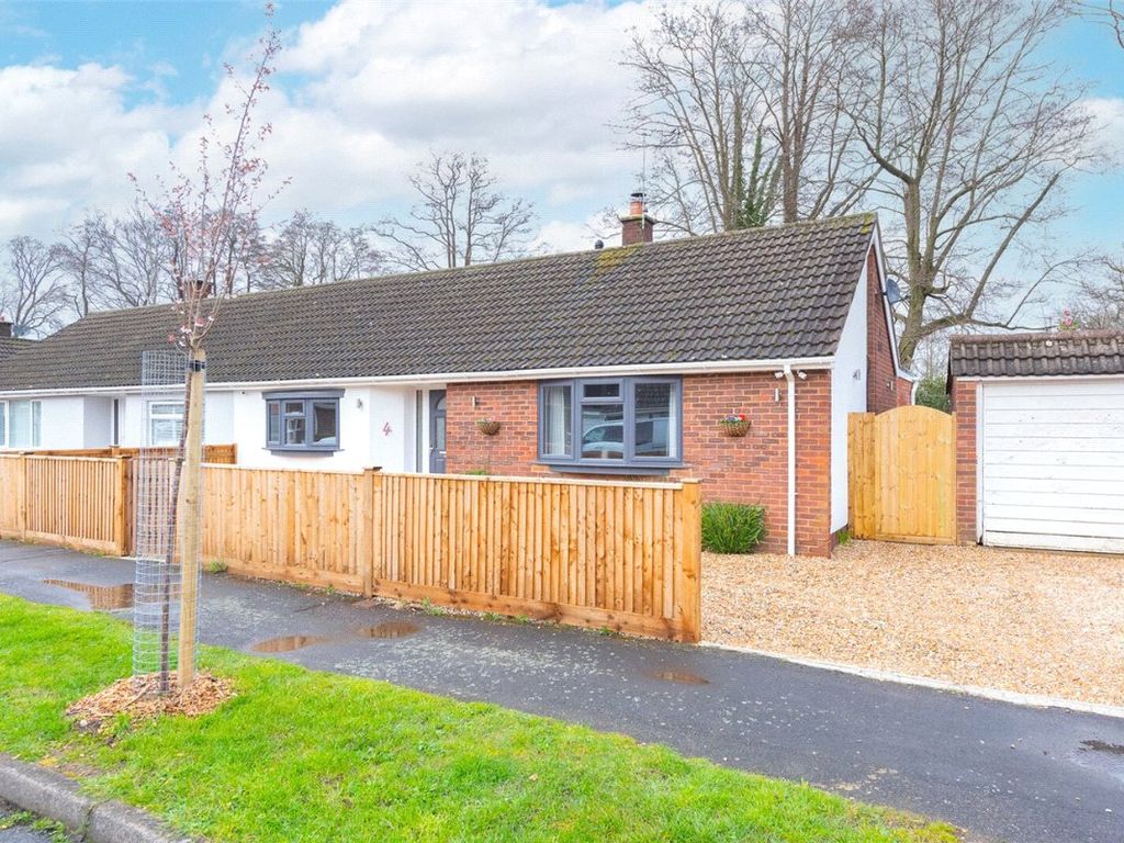 3 bed bungalow for sale in Newfield Avenue, Farnborough, Hampshire GU14