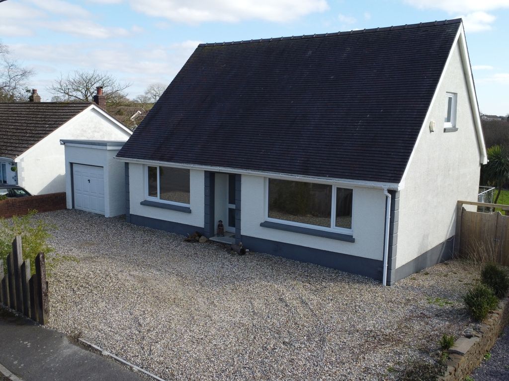 4 bed detached house for sale in Heol Ddu, PenYMynydd, Llanelli SA15