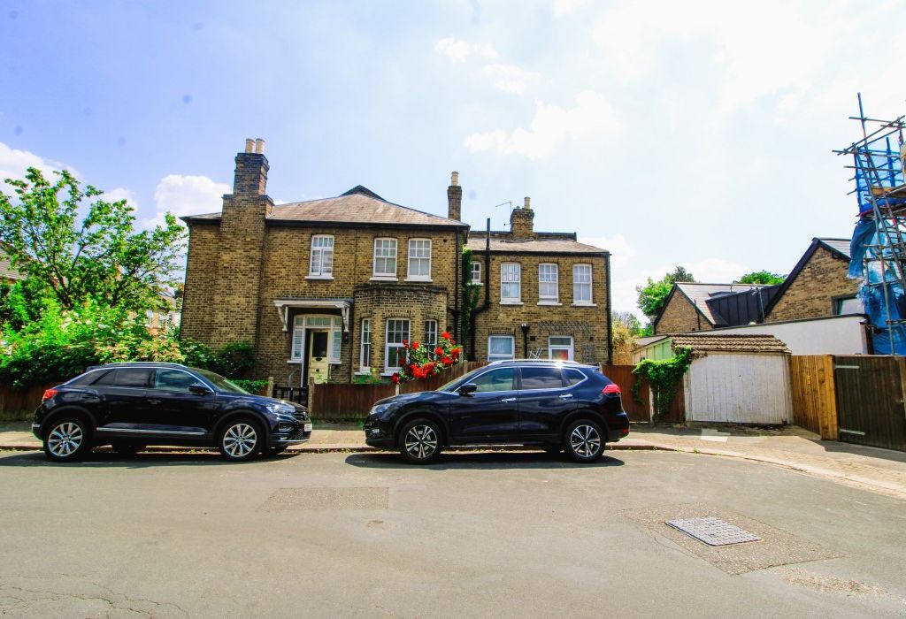 3 bed semidetached house for sale in Church Gardens, London W5 Zoopla