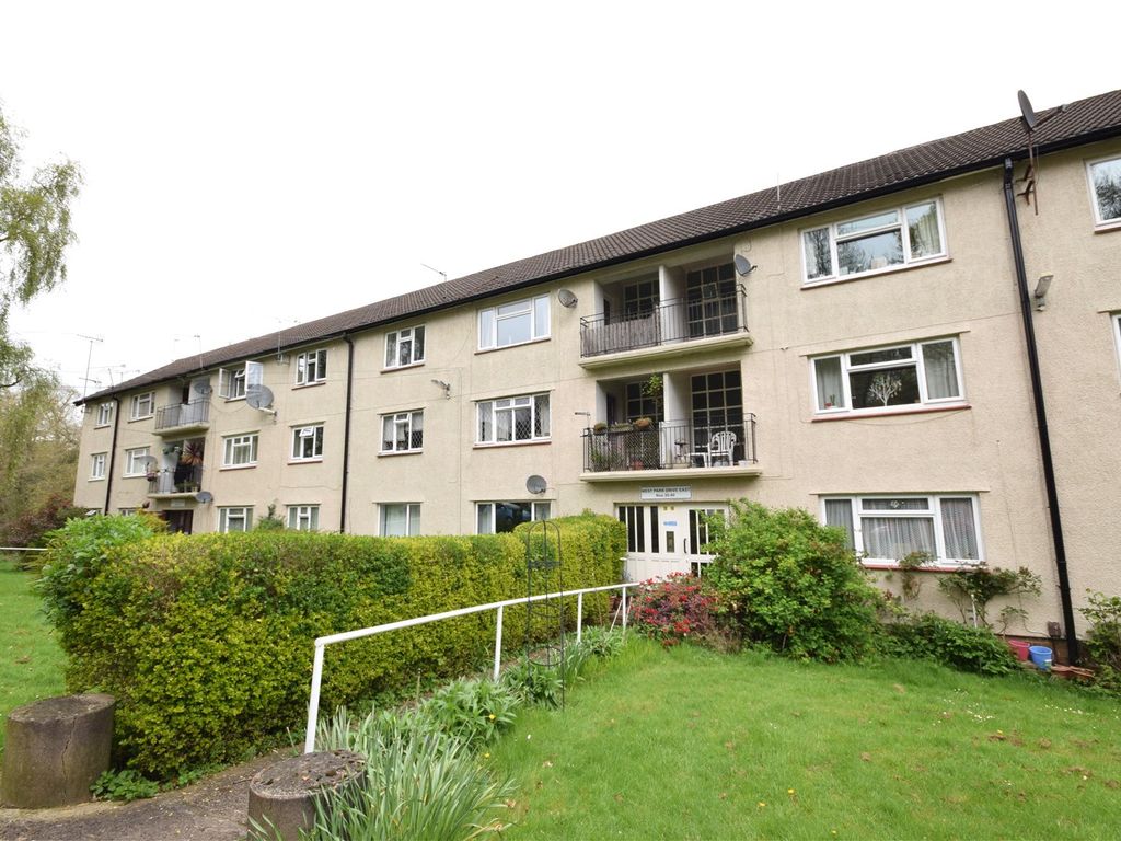 2 bed flat to rent in West Park Drive East, Roundhay, Leeds LS8 Zoopla