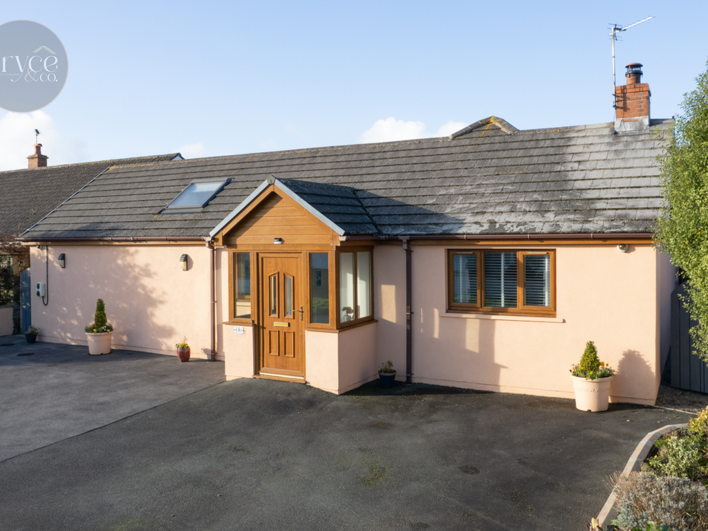 4 bed bungalow for sale in Westhill Avenue, Milford Haven SA73, £