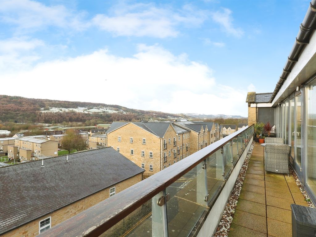2 bed penthouse for sale in Wood Street, Bingley BD16, £170,000 Zoopla
