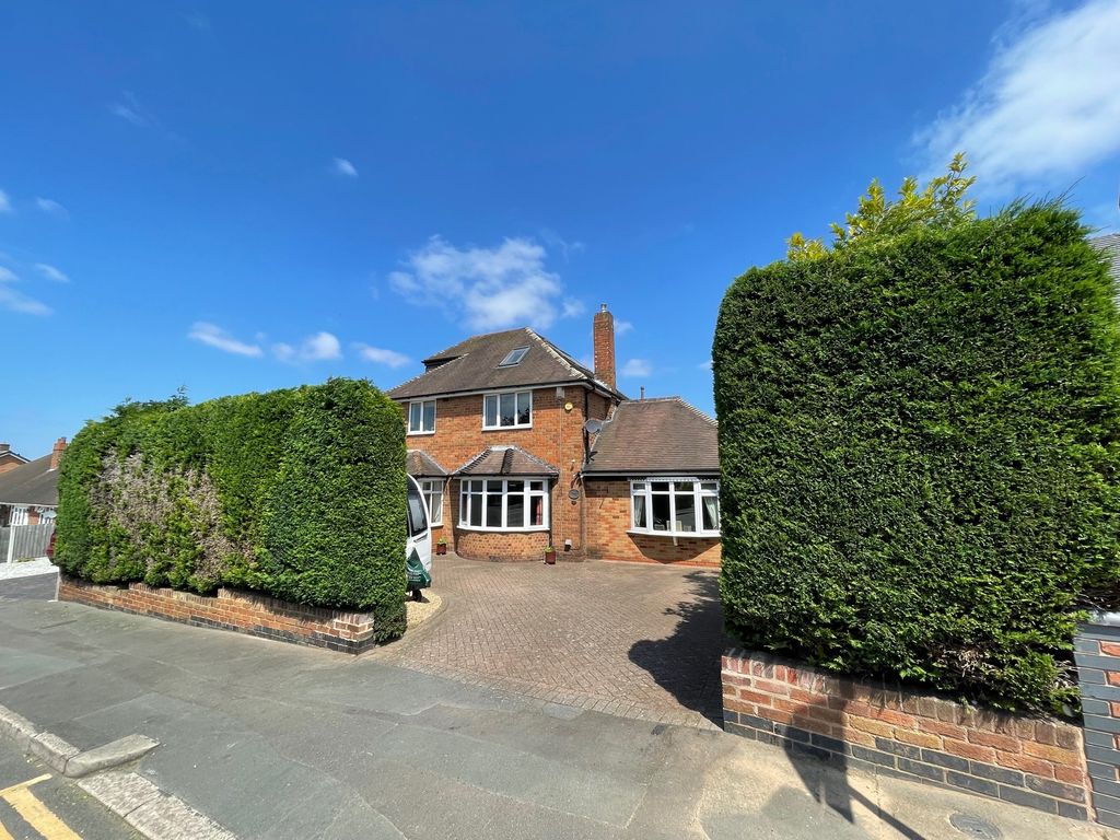 7 bed detached house for sale in Fernhill Road, Olton, Solihull B92, £