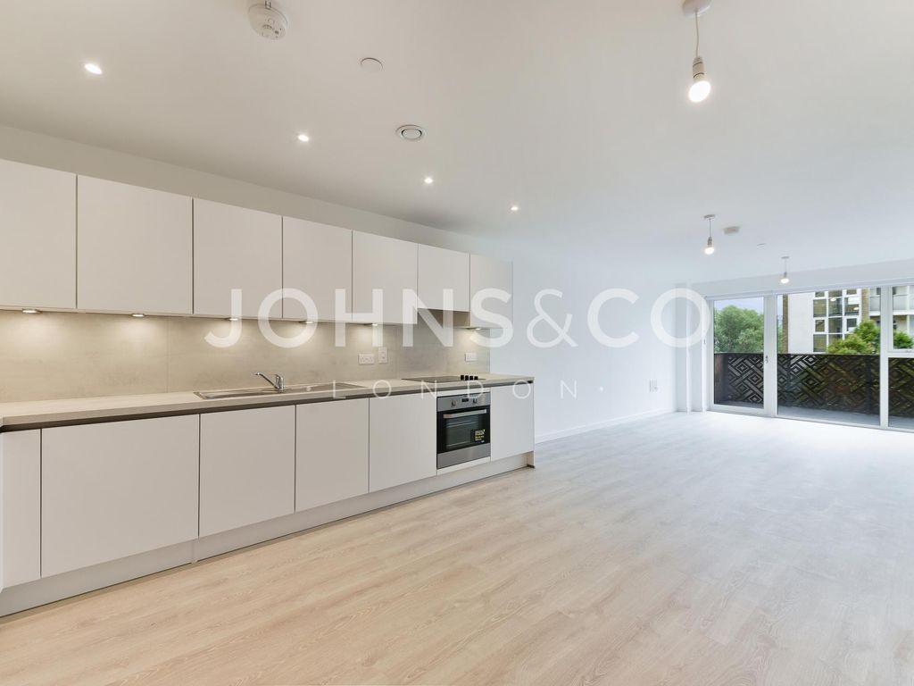 3 bed flat to rent in Western Circus, Acton, London W3 Zoopla